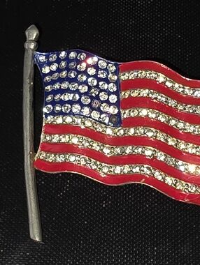 VTG WWII 48 State Pot Metal Rhinestone Patriotic American Waving Flag Brooch